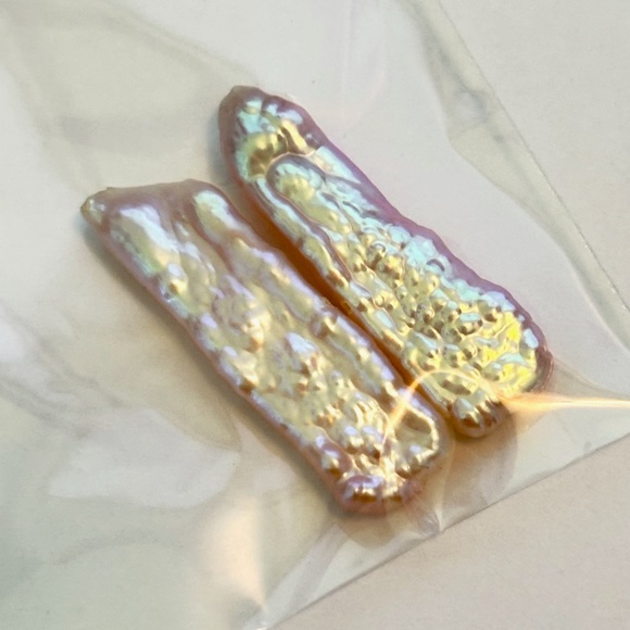 As Low As $2 A Pair of Blush Pink Biwa Stick Pearl Beads 6-7mm x 20-22mm (2) - Picture 2 of 3